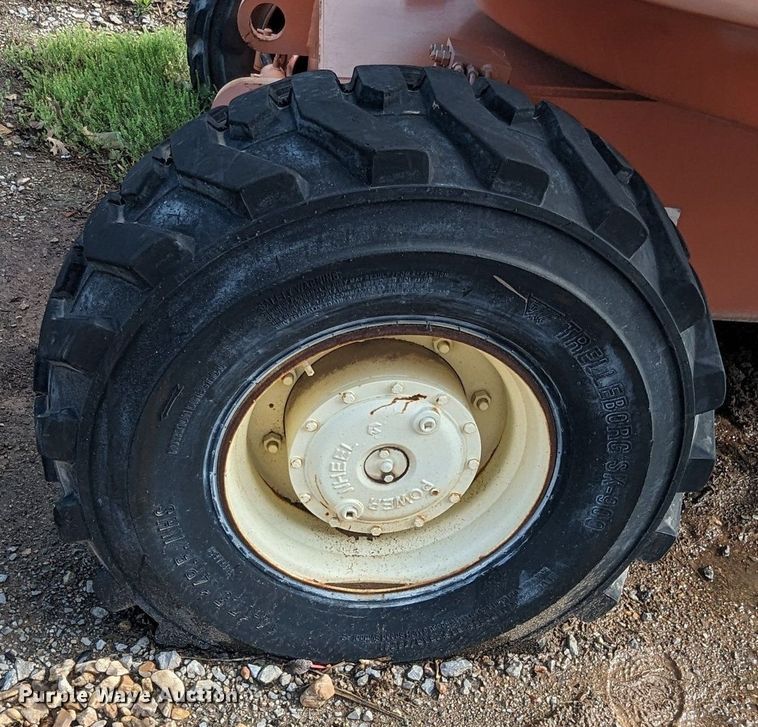 image for item NZ9711 2002 JLG 600A boom lift