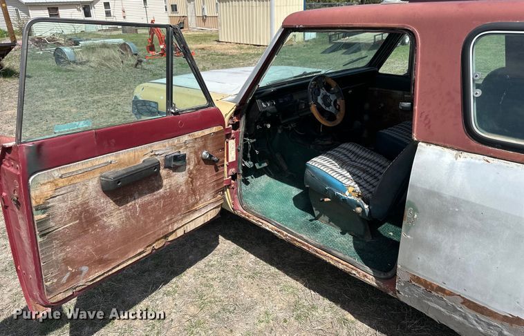 image for item OE9107 1979 International  Scout Traveler SUV