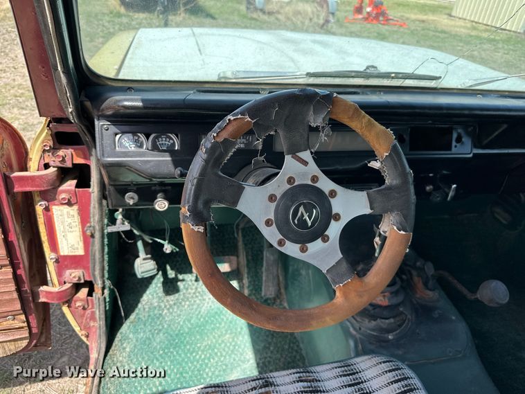 image for item OE9107 1979 International  Scout Traveler SUV