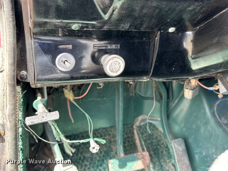 image for item OE9107 1979 International  Scout Traveler SUV