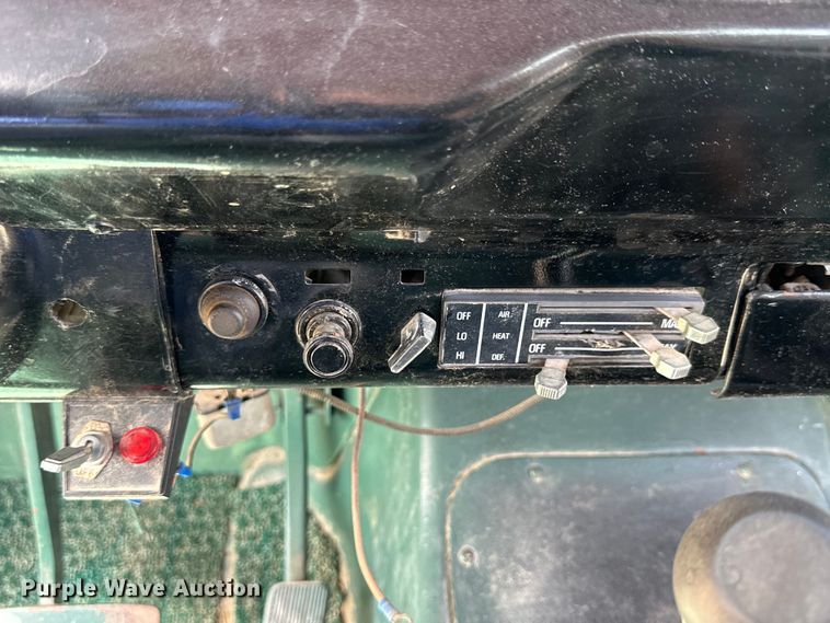 image for item OE9107 1979 International  Scout Traveler SUV