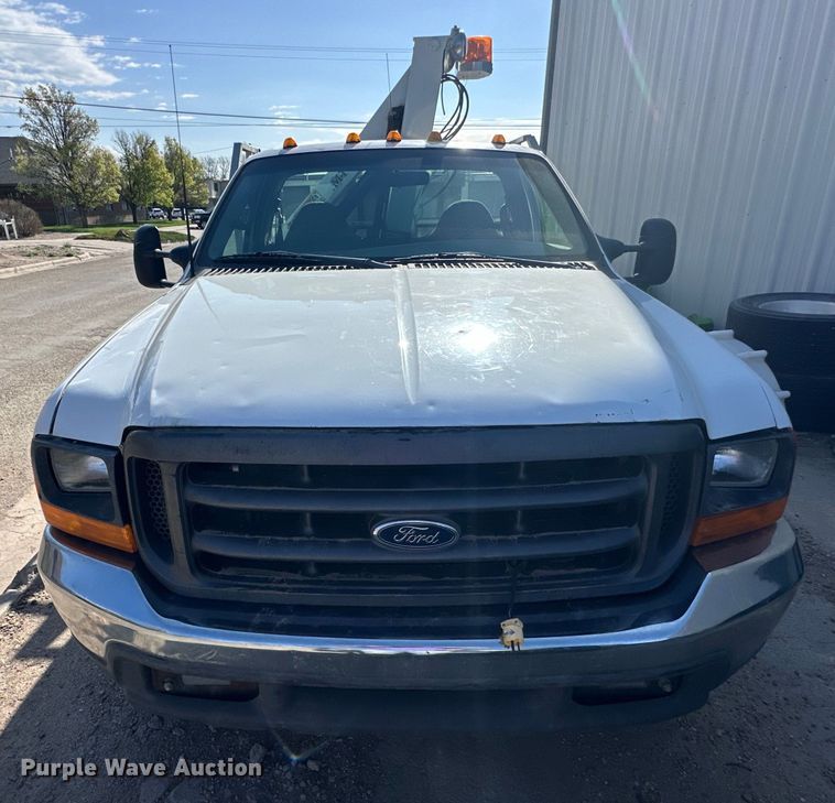 image for item OE9142 1999 Ford F450 Super Duty  utility / service truck