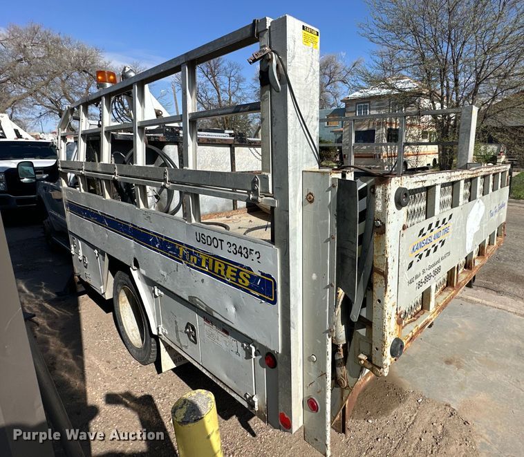 image for item OE9142 1999 Ford F450 Super Duty  utility / service truck