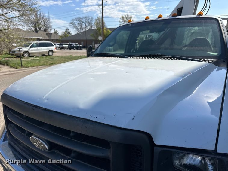 image for item OE9142 1999 Ford F450 Super Duty  utility / service truck