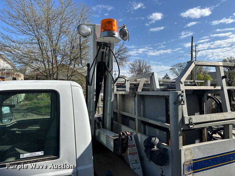 image for item OE9142 1999 Ford F450 Super Duty  utility / service truck