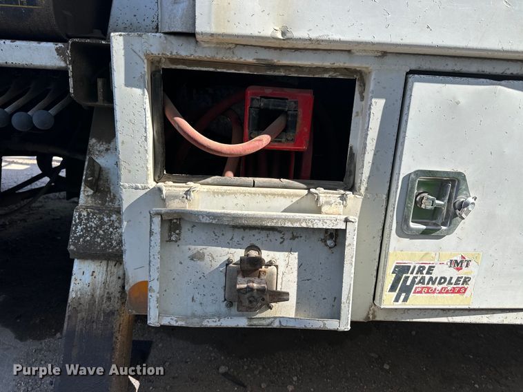 image for item OE9142 1999 Ford F450 Super Duty  utility / service truck