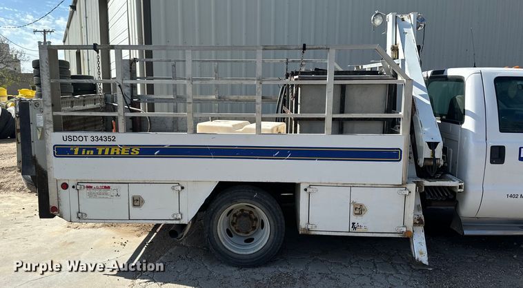 image for item OE9142 1999 Ford F450 Super Duty  utility / service truck