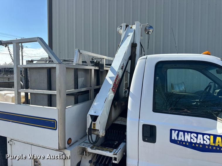 image for item OE9142 1999 Ford F450 Super Duty  utility / service truck