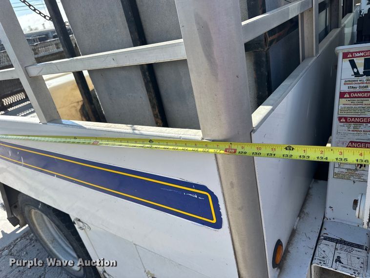 image for item OE9142 1999 Ford F450 Super Duty  utility / service truck