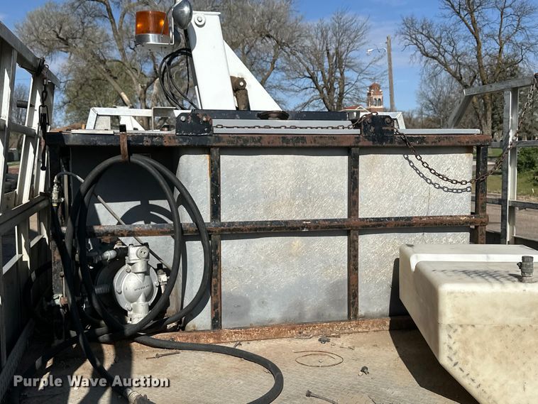 image for item OE9142 1999 Ford F450 Super Duty  utility / service truck