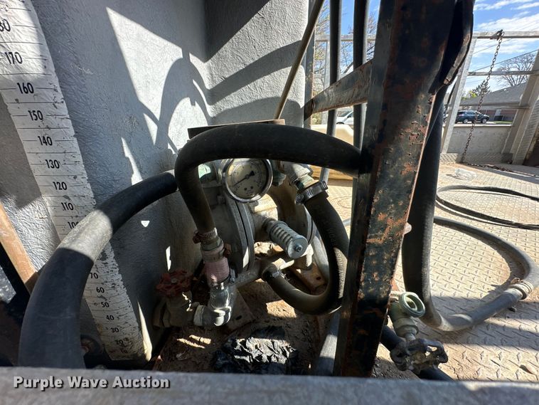 image for item OE9142 1999 Ford F450 Super Duty  utility / service truck