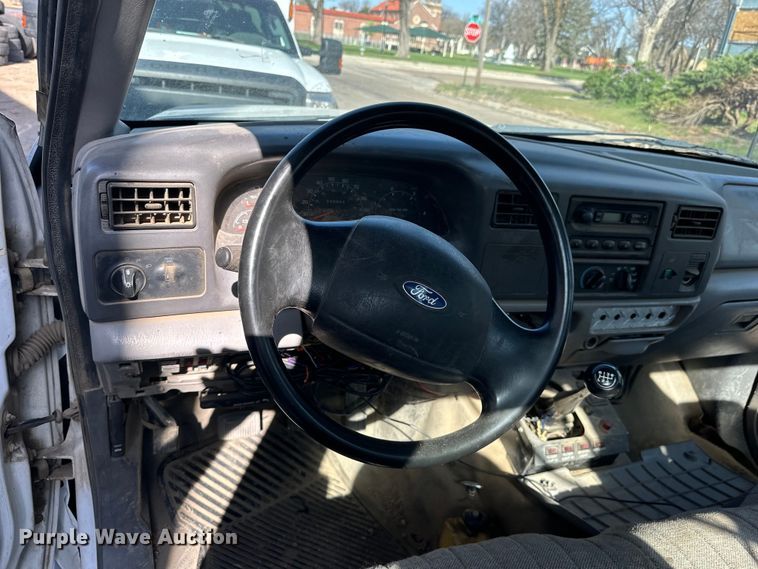 image for item OE9142 1999 Ford F450 Super Duty  utility / service truck