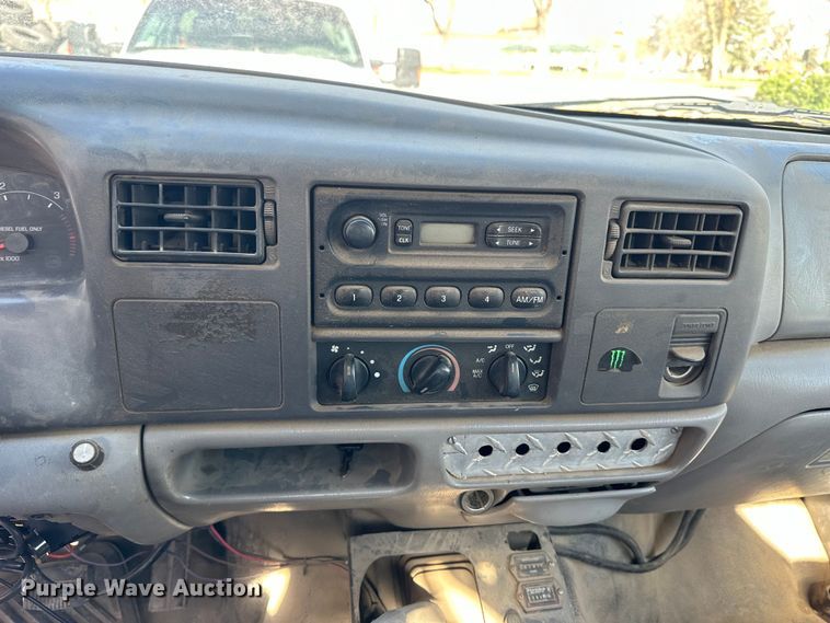 image for item OE9142 1999 Ford F450 Super Duty  utility / service truck