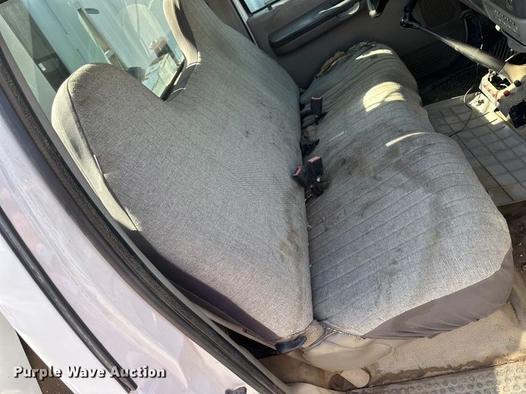 image for item OE9142 1999 Ford F450 Super Duty  utility / service truck