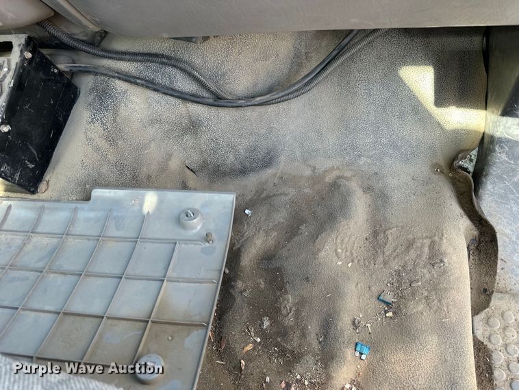 image for item OE9142 1999 Ford F450 Super Duty  utility / service truck