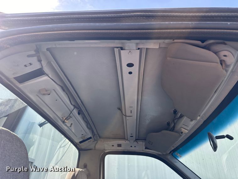 image for item OE9142 1999 Ford F450 Super Duty  utility / service truck