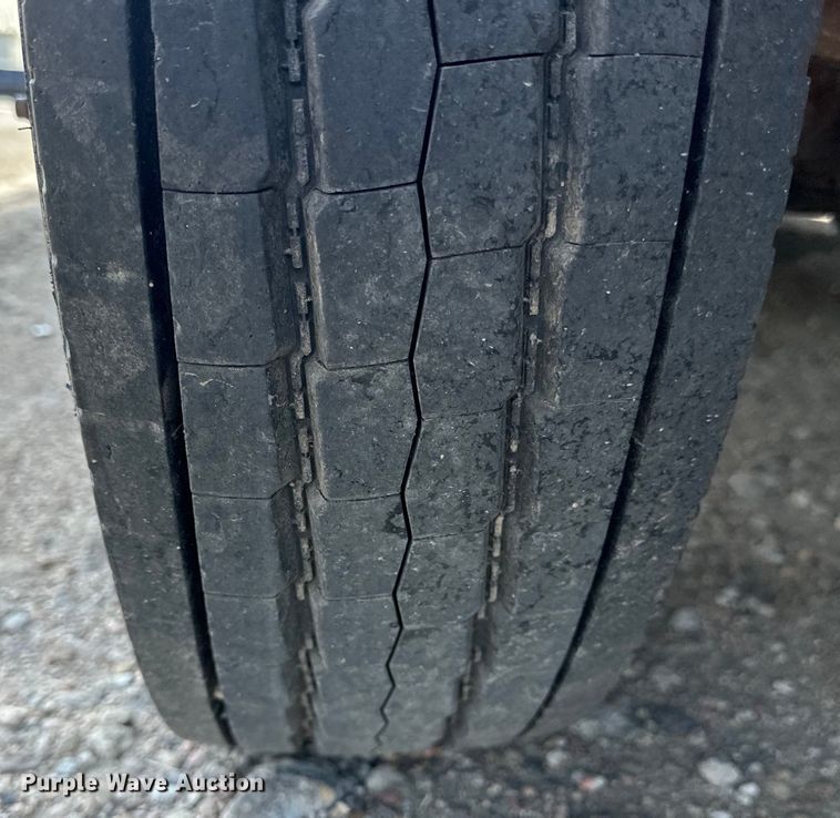 image for item OE9142 1999 Ford F450 Super Duty  utility / service truck