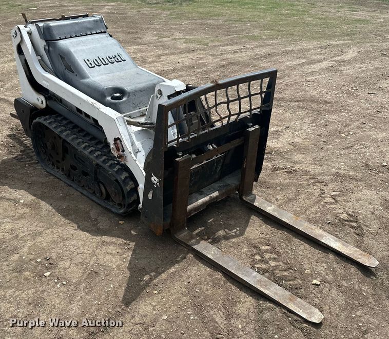 image for item OE9151 Bobcat MT50 compact utility loader