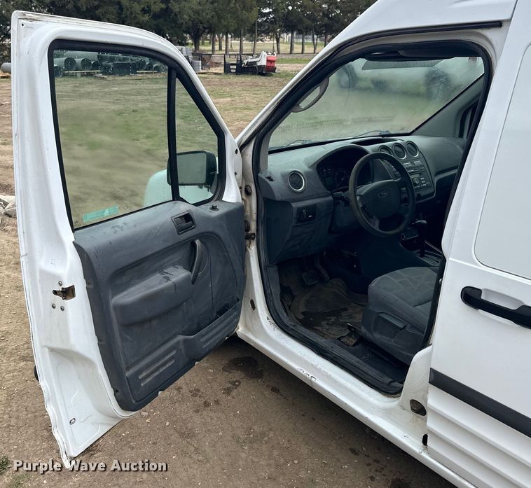 image for item OE9153 2010 Ford Transit Connect XLT van