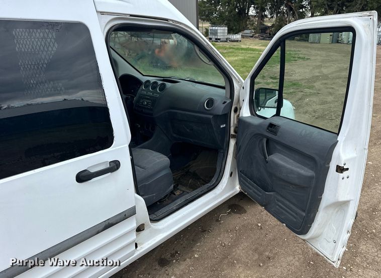 image for item OE9153 2010 Ford Transit Connect XLT van