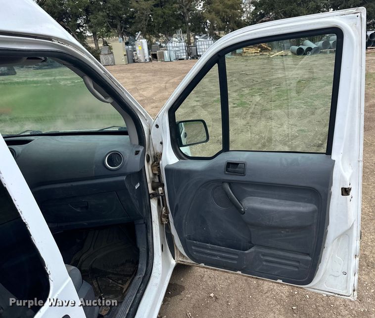 image for item OE9153 2010 Ford Transit Connect XLT van