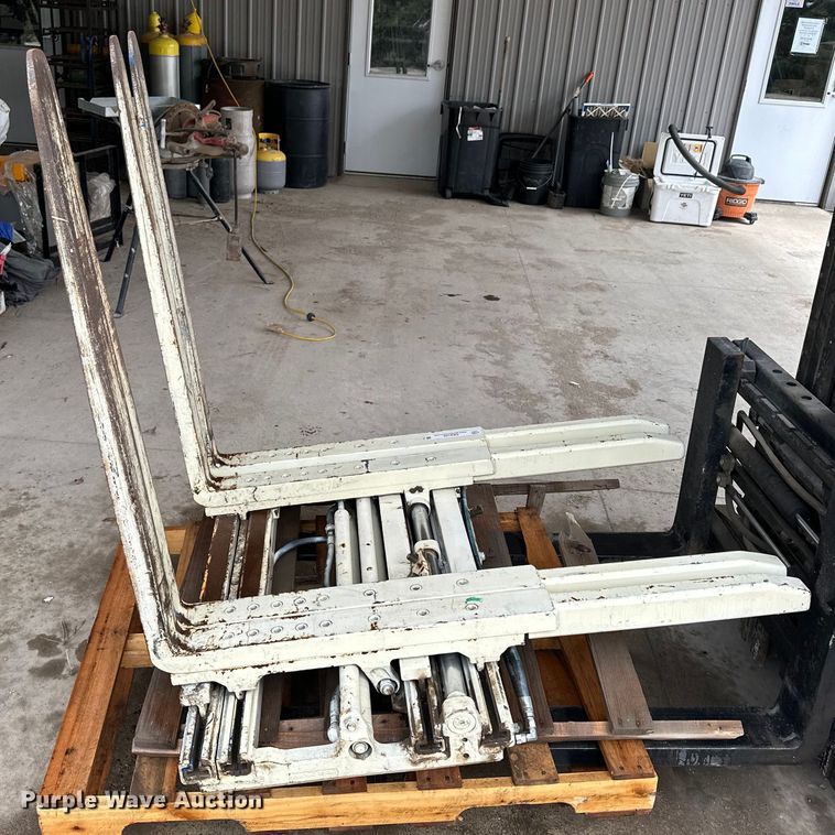 image for item OE9155 Forklift double fork attachment 