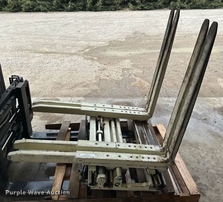 image for item OE9155 Forklift double fork attachment 
