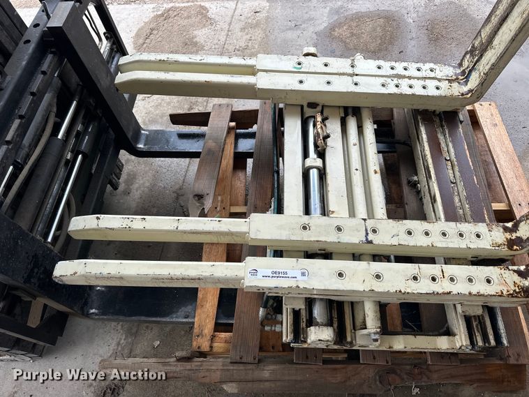 image for item OE9155 Forklift double fork attachment 