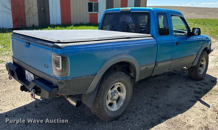 image for item OE9160 1993 Ford Ranger XLT SuperCab pickup truck