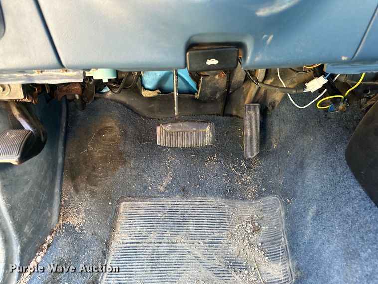 image for item OE9160 1993 Ford Ranger XLT SuperCab pickup truck