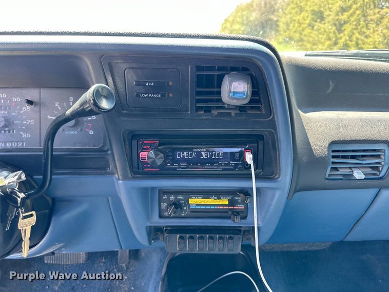 image for item OE9160 1993 Ford Ranger XLT SuperCab pickup truck