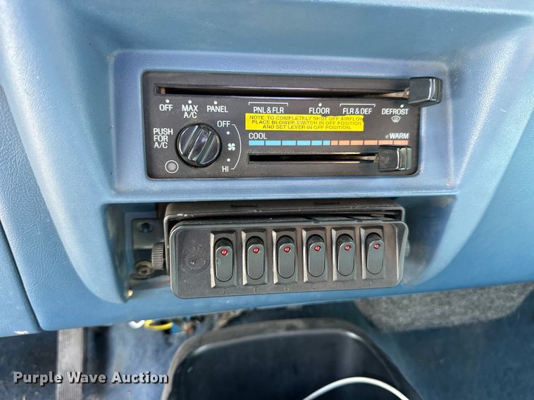 image for item OE9160 1993 Ford Ranger XLT SuperCab pickup truck