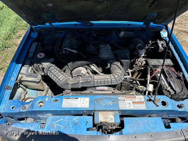 image for item OE9160 1993 Ford Ranger XLT SuperCab pickup truck