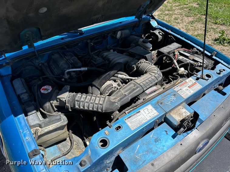 image for item OE9160 1993 Ford Ranger XLT SuperCab pickup truck