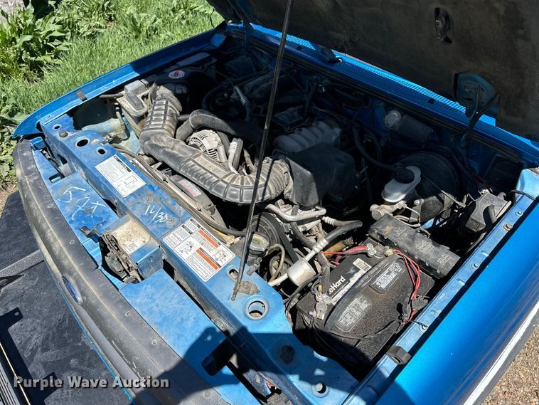 image for item OE9160 1993 Ford Ranger XLT SuperCab pickup truck