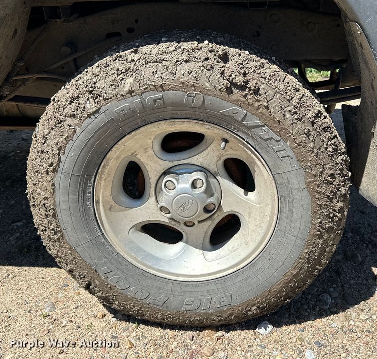 image for item OE9160 1993 Ford Ranger XLT SuperCab pickup truck