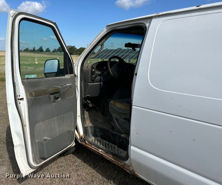 image for item OE9162 2006 Ford E150 van