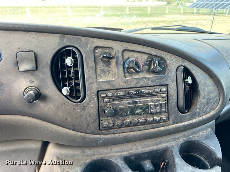 image for item OE9162 2006 Ford E150 van