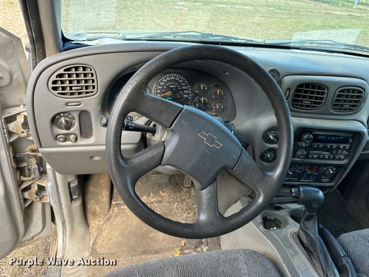 image for item OE9165 2004 Chevrolet TrailBlazer SUV