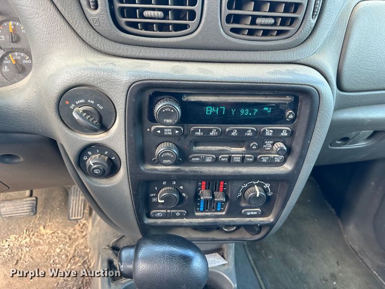 image for item OE9165 2004 Chevrolet TrailBlazer SUV