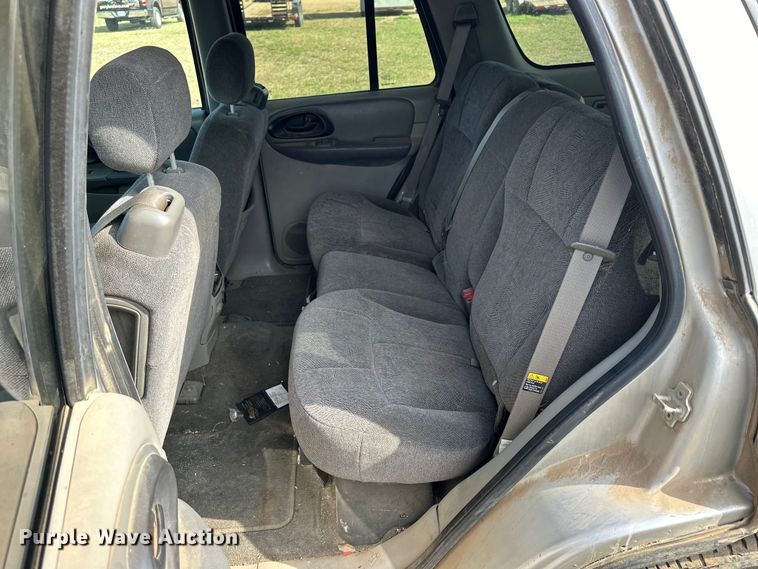 image for item OE9165 2004 Chevrolet TrailBlazer SUV