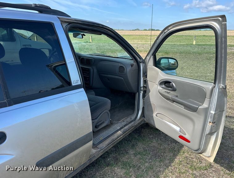 image for item OE9165 2004 Chevrolet TrailBlazer SUV