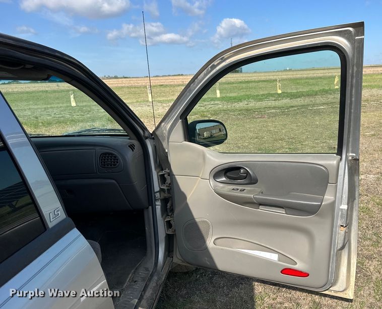 image for item OE9165 2004 Chevrolet TrailBlazer SUV