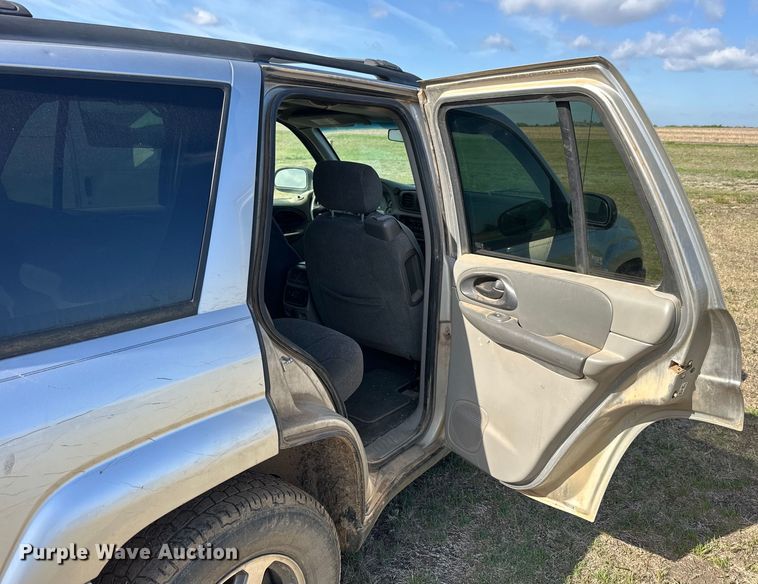 image for item OE9165 2004 Chevrolet TrailBlazer SUV