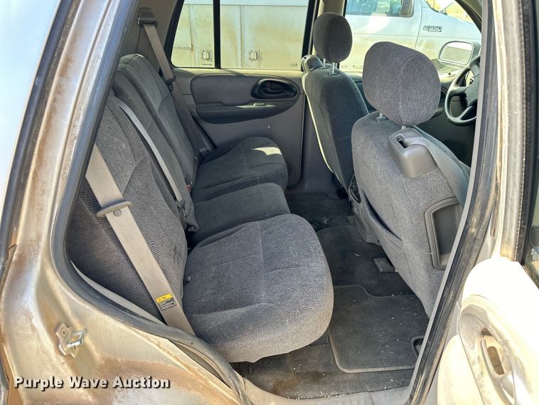 image for item OE9165 2004 Chevrolet TrailBlazer SUV