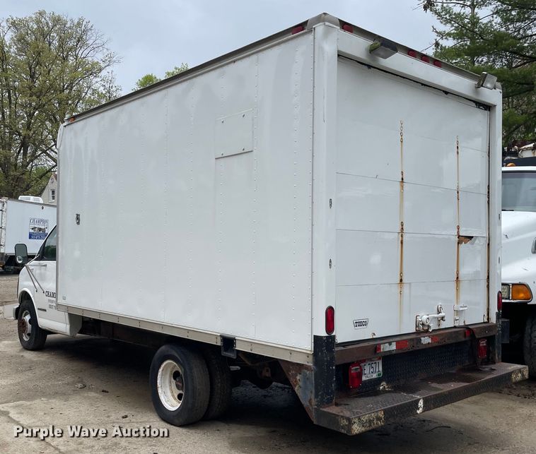 image for item OG9884 2001 GMC  Savana 3500 sewer inspection truck