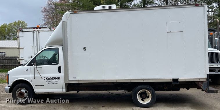 image for item OG9884 2001 GMC  Savana 3500 sewer inspection truck