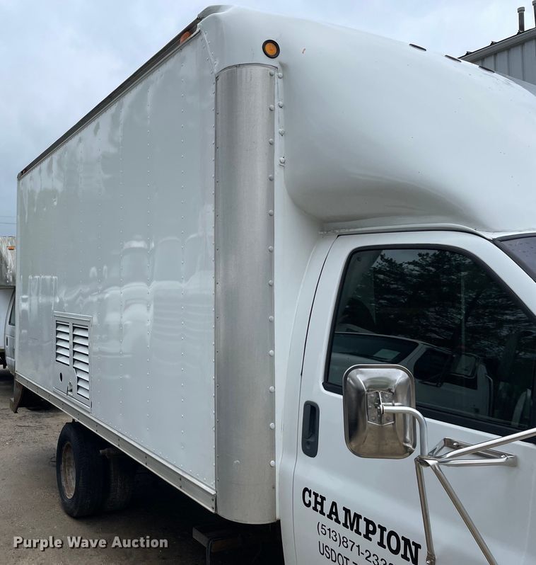 image for item OG9884 2001 GMC  Savana 3500 sewer inspection truck