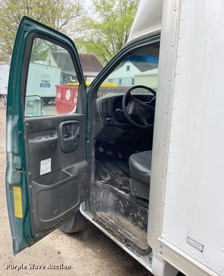 image for item OG9884 2001 GMC  Savana 3500 sewer inspection truck