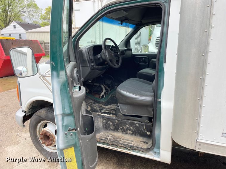 image for item OG9884 2001 GMC  Savana 3500 sewer inspection truck